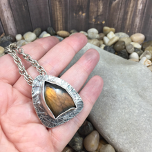 Load image into Gallery viewer, GOLDEN BROWN LABRADORITE PENDANT
