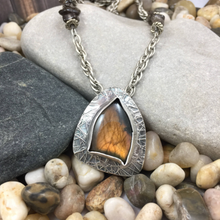 Load image into Gallery viewer, GOLDEN BROWN LABRADORITE PENDANT
